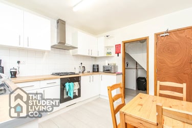 4 bed house, Western Boulevard, Bobbers Mill, Nottingham, NG83NX - Image 2