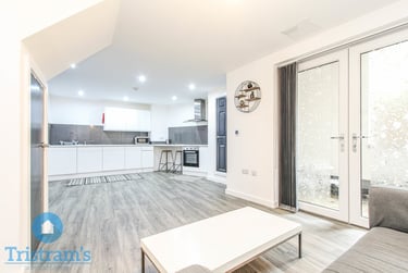 2 bed flat, Henry Road, Lenton, Nottingham, NG72DR - Image 2