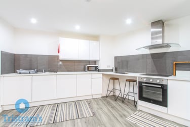 2 bed flat, Henry Road, Lenton, Nottingham, NG72DR - Image 1