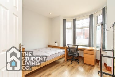 6 bed house, City Road, Dunkirk, Nottingham, NG72JL - Image 4