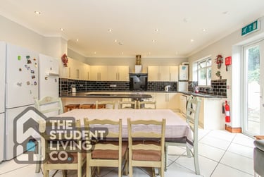 6 bed house, City Road, Dunkirk, Nottingham, NG72JL - Image 1