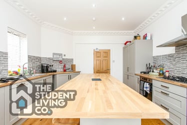 7 bed house, Melton Road, West Bridgford, Nottingham, NG27NF - Image 1