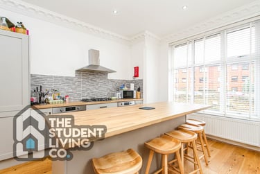 7 bed house, Melton Road, West Bridgford, Nottingham, NG27NF - Image 2