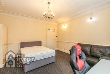 6 bed house, Thorncliffe Road, Carrington, Nottingham, NG35BQ - Image 4