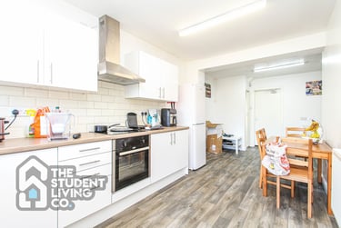 4 bed house, Western Boulevard, Lenton, Nottingham, NG81PE - Image 2