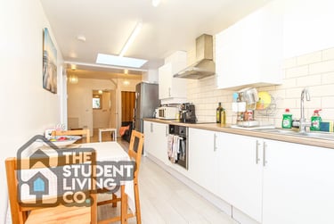 4 bed house, Western Boulevard, Lenton, Nottingham, NG81PE - Image 2