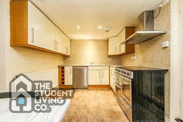 7 bed house, Burns Street, Arboretum, Nottingham, NG74DT - Image 2