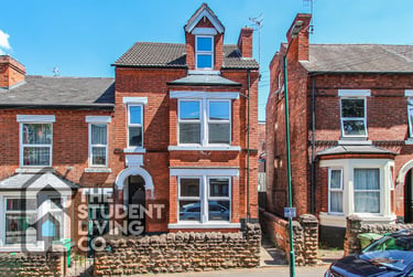 7 bed house, Albert Grove, Radford, Nottingham, NG71PA - Image 1