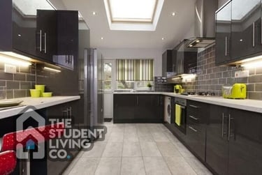 5 bed house, Beeston Road, Dunkirk, Nottingham, NG72JP - Image 2