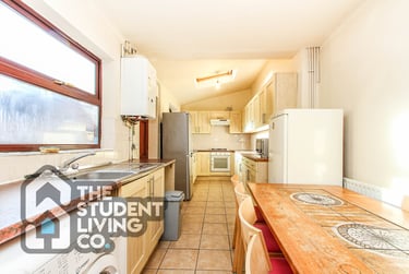 6 bed house, Teversal Avenue, Lenton, Nottingham, NG71PY - Image 2