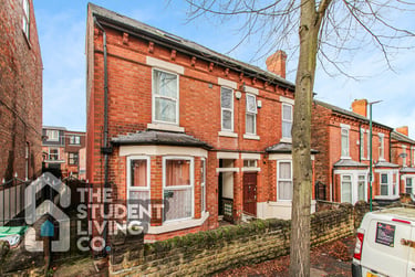 6 bed house, Derby Grove, Radford, Nottingham, NG71PE - Image 1