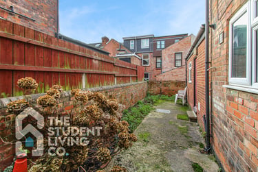 6 bed house, Derby Grove, Radford, Nottingham, NG71PE - Image 2