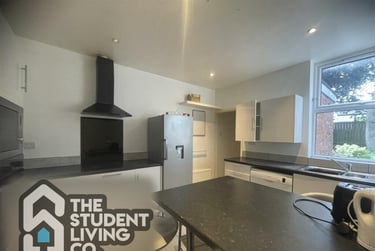 6 bed house, Gedling Grove, Arboretum, Nottingham, NG74DU - Image 2