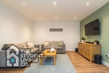 6 bed house, Pelham Crescent, Beeston, Nottingham, NG92ER - Image 1