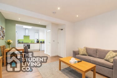 6 bed house, Pelham Crescent, Beeston, Nottingham, NG92ER - Image 2