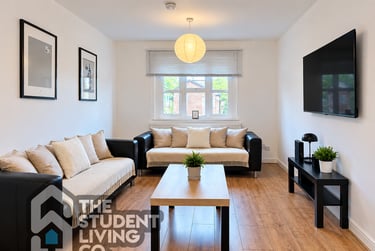 6 bed house, Gadd Street, Radford, Nottingham, NG74BJ - Image 1