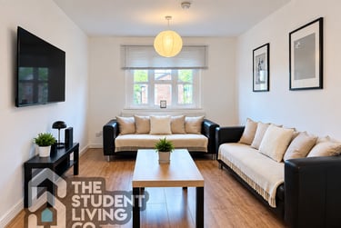6 bed house, Gadd Street, Radford, Nottingham, NG74BJ - Image 3