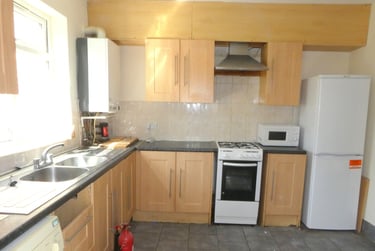 5 bed house, Hall Road, Victoria Park, Manchester, M145HL - Image 2