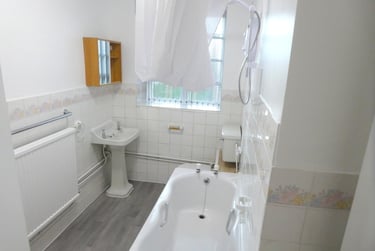 2 bed flat, Wilmslow Road, Didsbury, Manchester, M202RH - Image 4