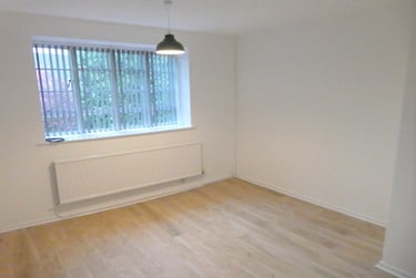 2 bed flat, Wilmslow Road, Didsbury, Manchester, M202RH - Image 1