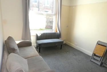 2 bed house, Brockley Avenue, Rusholme, Manchester, M147BP - Image 2