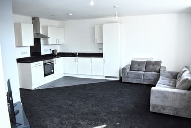 3 bed flat, Carill Drive, Fallowfield, Manchester, M146WR - Image 1
