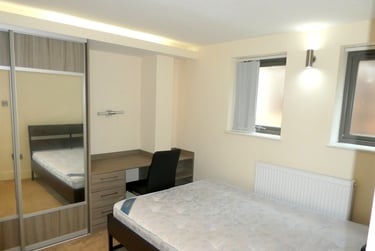 1 bed flat, Park Crescent, Manchester, M145DU - Image 4