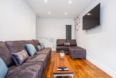 6 bed house, Wallace Avenue, Victoria Park, Manchester, M145HH - Image 1