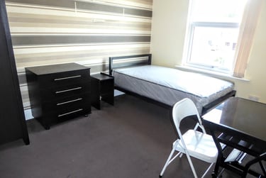 6 bed house, Grecian Street North, Charlestown, Salford, M72JR - Image 9