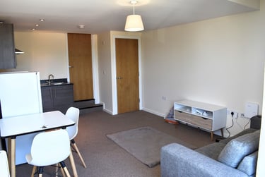 1 bed flat, Brindley Road, Manchester, M169HW - Image 2