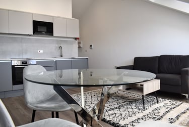1 bed flat, Wilmslow Road, Withington, Manchester, M203BW - Image 3