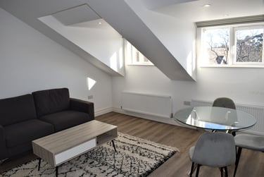 1 bed flat, Wilmslow Road, Withington, Manchester, M203BW - Image 4