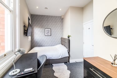 1 bed flat, Derby Road, Arboretum, Nottingham, NG15FB - Image 1