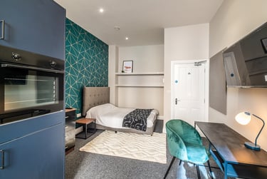 1 bed studio, Derby Road, Arboretum, Nottingham, NG15FB - Image 1