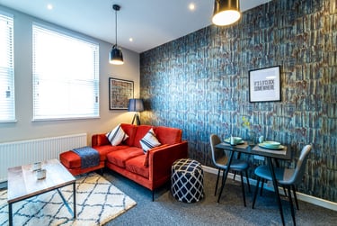 2 bed flat, North Sherwood Street, Nottingham, NG14FJ - Image 1