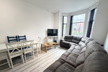 9 bed house, Lausanne Road, Withington, Manchester, M203EU - Image 1