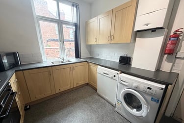 9 bed house, Lausanne Road, Withington, Manchester, M203EU - Image 5
