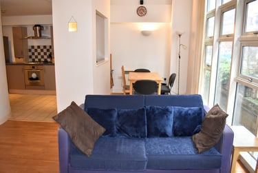 1 bed flat, Whitworth Street West, Chorlton on Medlock, Manchester, M15EA - Image 3