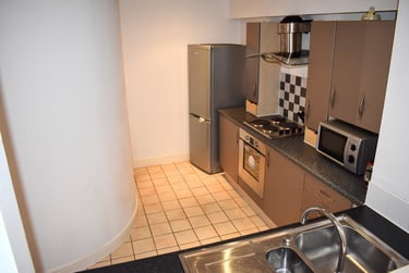 1 bed flat, Whitworth Street West, Chorlton on Medlock, Manchester, M15EA - Image 6