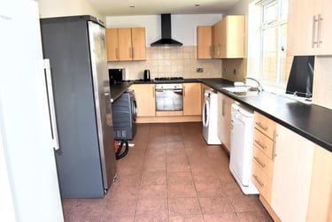 7 bed house, Heyscroft Road (7B), Withington, Manchester, M204QN - Image 3