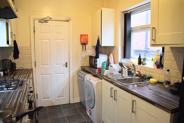 6 bed house, Barnsfold Avenue (NB), Fallowfield, Manchester, M146FJ - Image 5