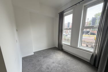 1 bed flat, Stockport Road, Burnage, Manchester, M192TJ - Image 1