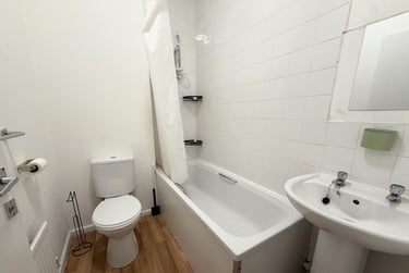 1 bed flat, Stockport Road, Burnage, Manchester, M192TJ - Image 6