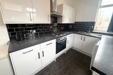 3 bed house, Suffolk Street, Charlestown, Salford, M66DU - Image 1