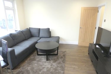 4 bed flat, Aspinall Street, Rusholme, Manchester, M145UD - Image 3