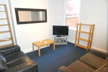 4 bed house, Monton Street, Rusholme, Manchester, M144LS - Image 2
