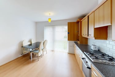 4 bed house, Aspull Walk, Manchester, M139ER - Image 2