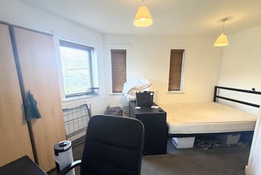 3 bed flat, Plymouth Grove, Longsight, Manchester, M130LX - Image 2