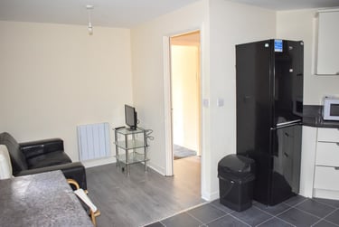 3 bed flat, Plymouth Grove, Longsight, Manchester, M130LX - Image 1
