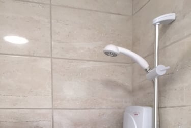1 bed studio, Wilmslow Road, Victoria Park, Manchester, M145AQ - Image 6